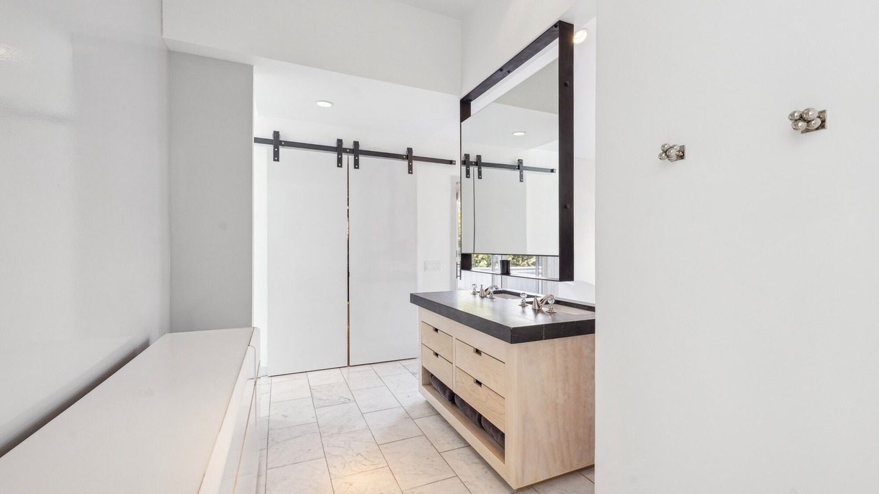 Photo of Bathroom in Sagaponack