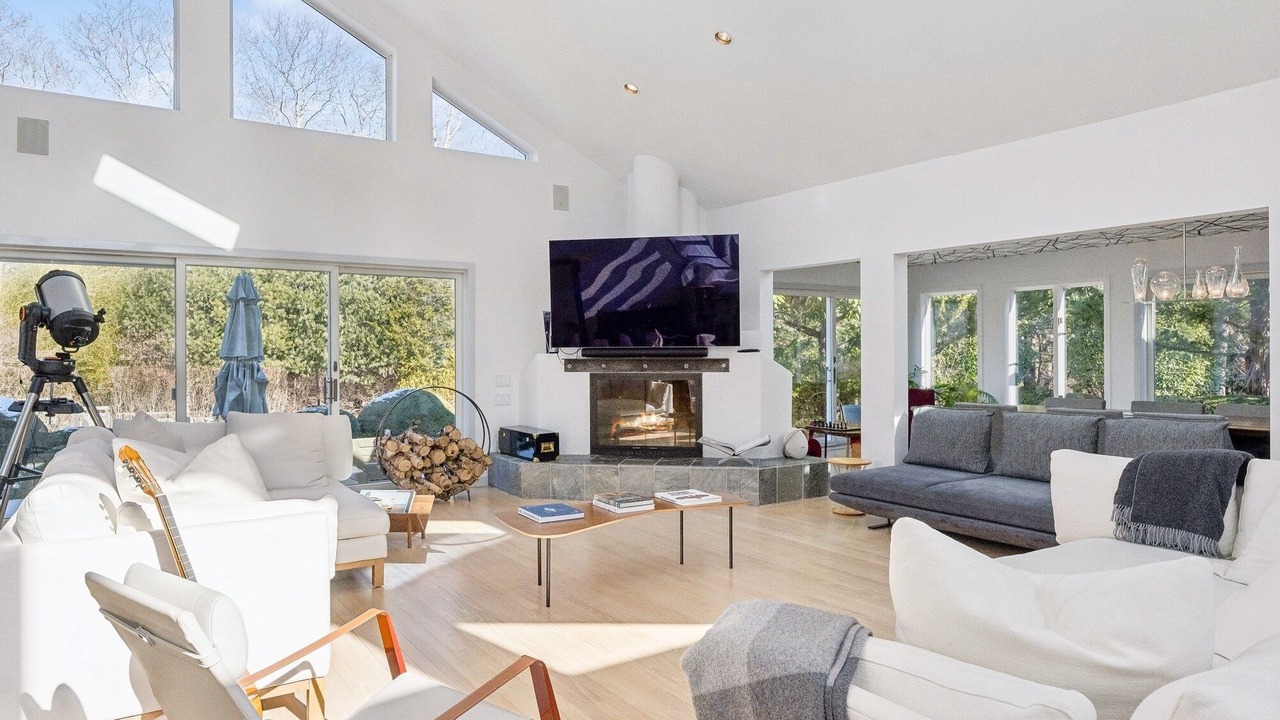 Photo of Livingroom in Sagaponack