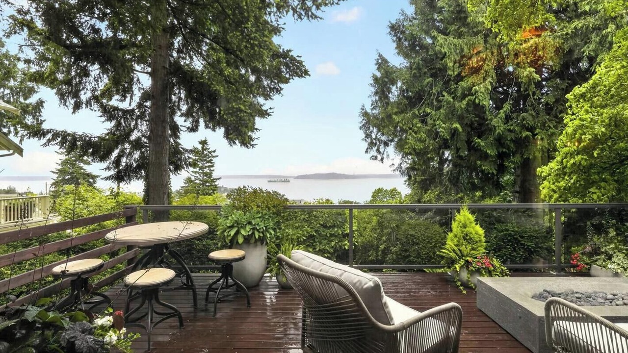 Photo of Patio Balcony in North Admiral