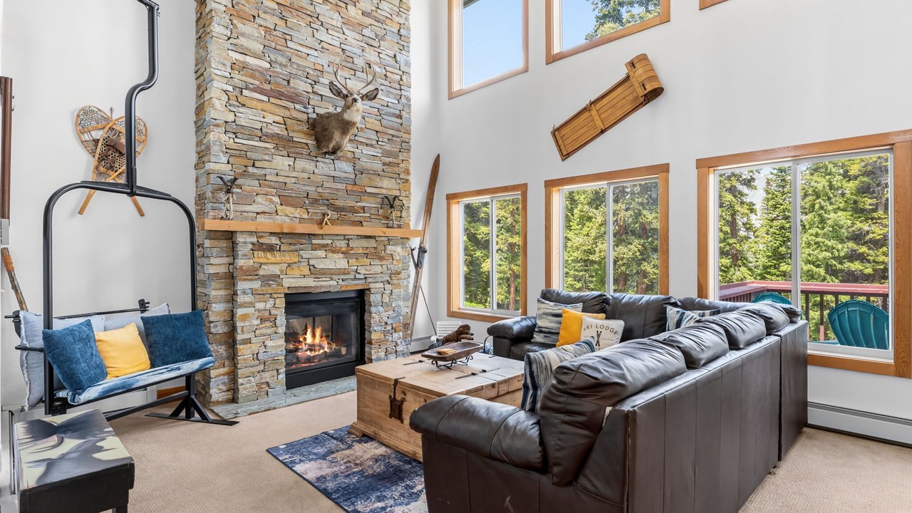 Photo of Livingroom in Quandary Village