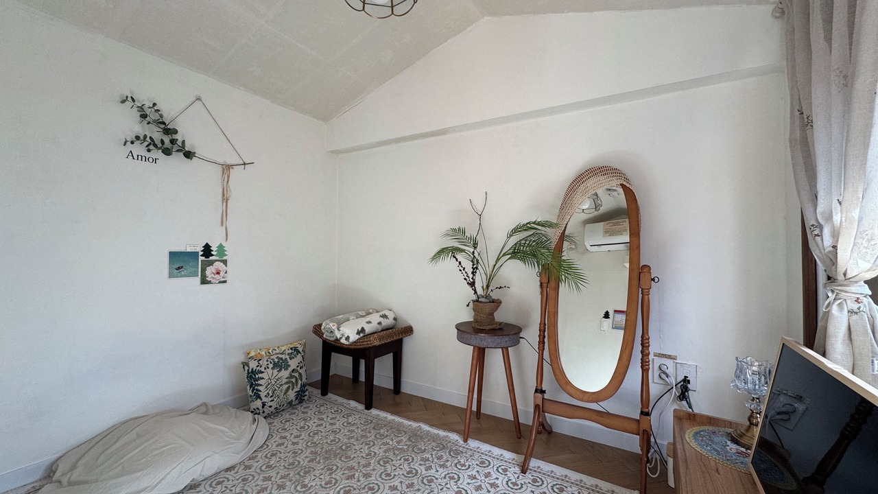 Photo of Bedroom in Sajik-dong