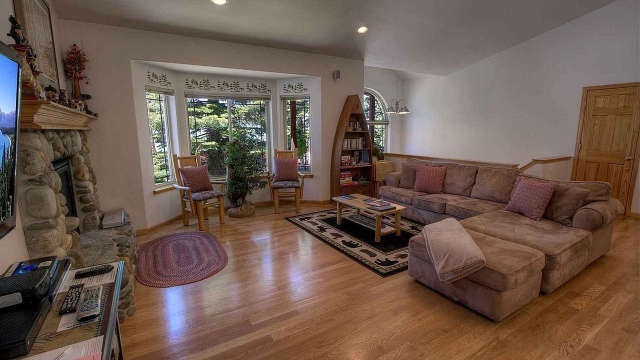 Photo of Livingroom in Pioneer Trail