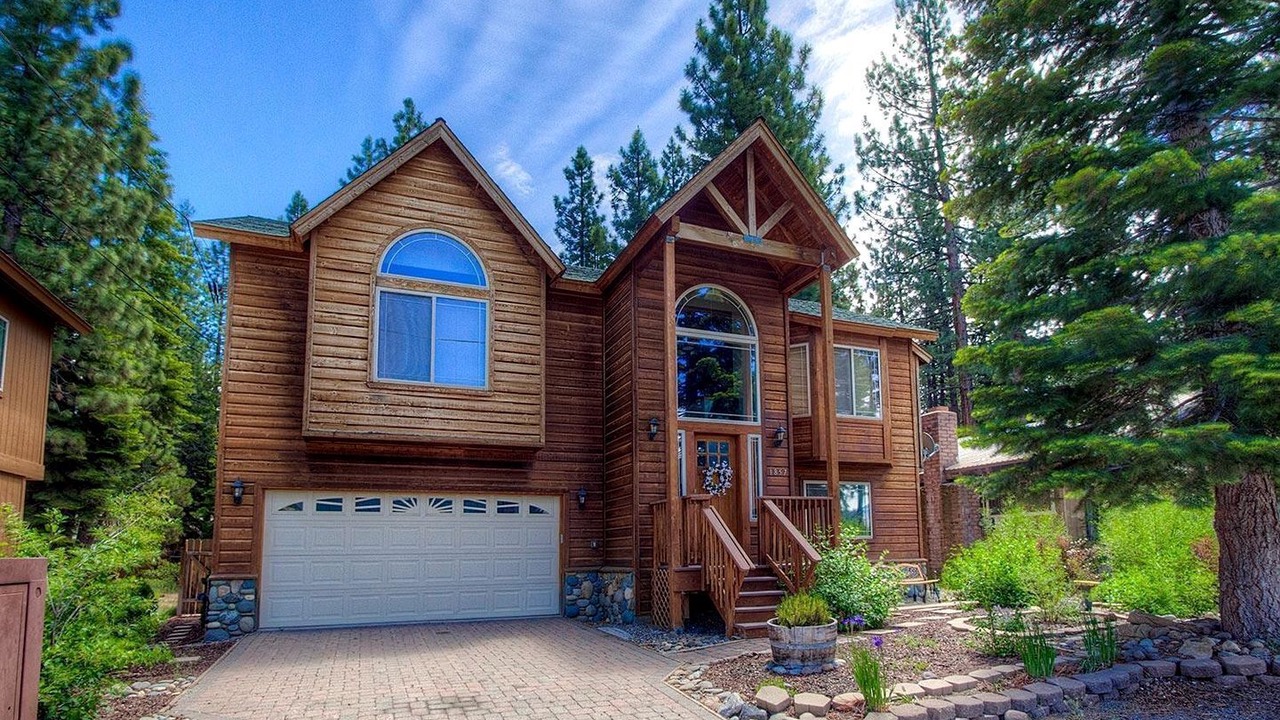 Photo of Outdoor in Pioneer Trail