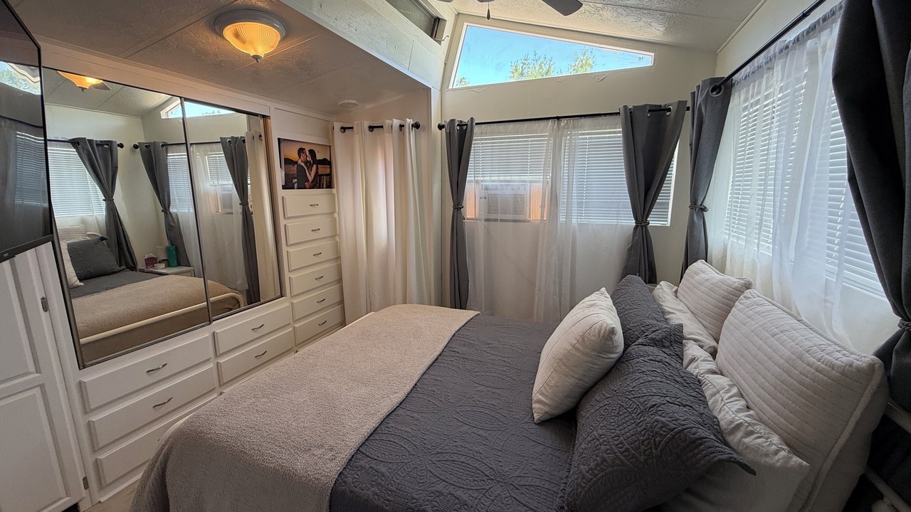 Photo of Bedroom in Thousand Oaks