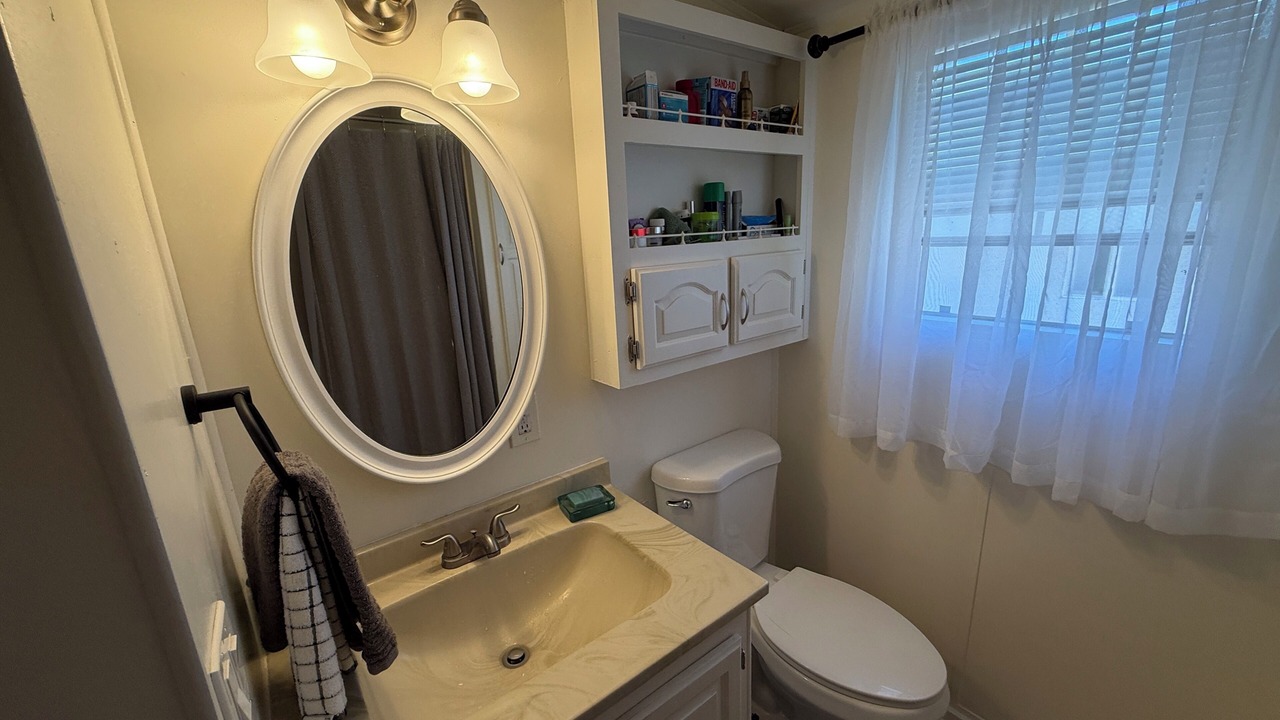 Photo of Bathroom in Thousand Oaks