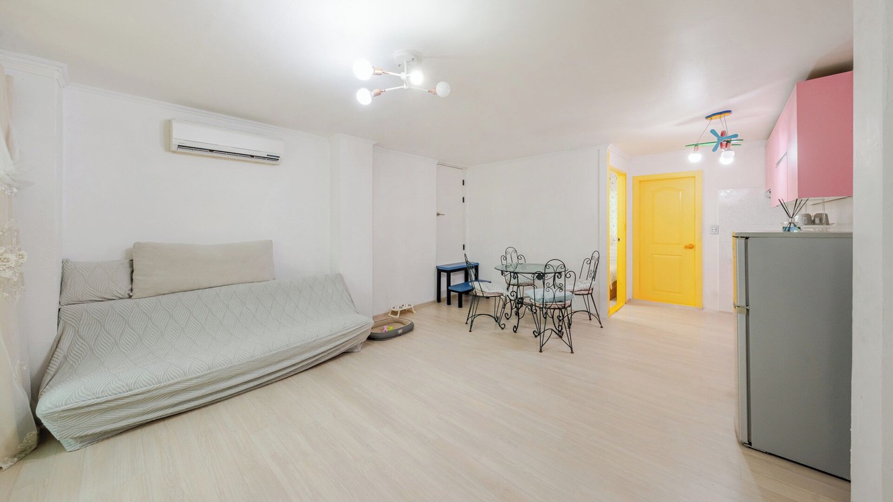 Photo of Bedroom in Deokhyeon