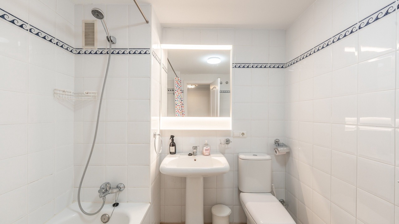 Photo of Bathroom in Urbanizacion Hacienda las Chapas