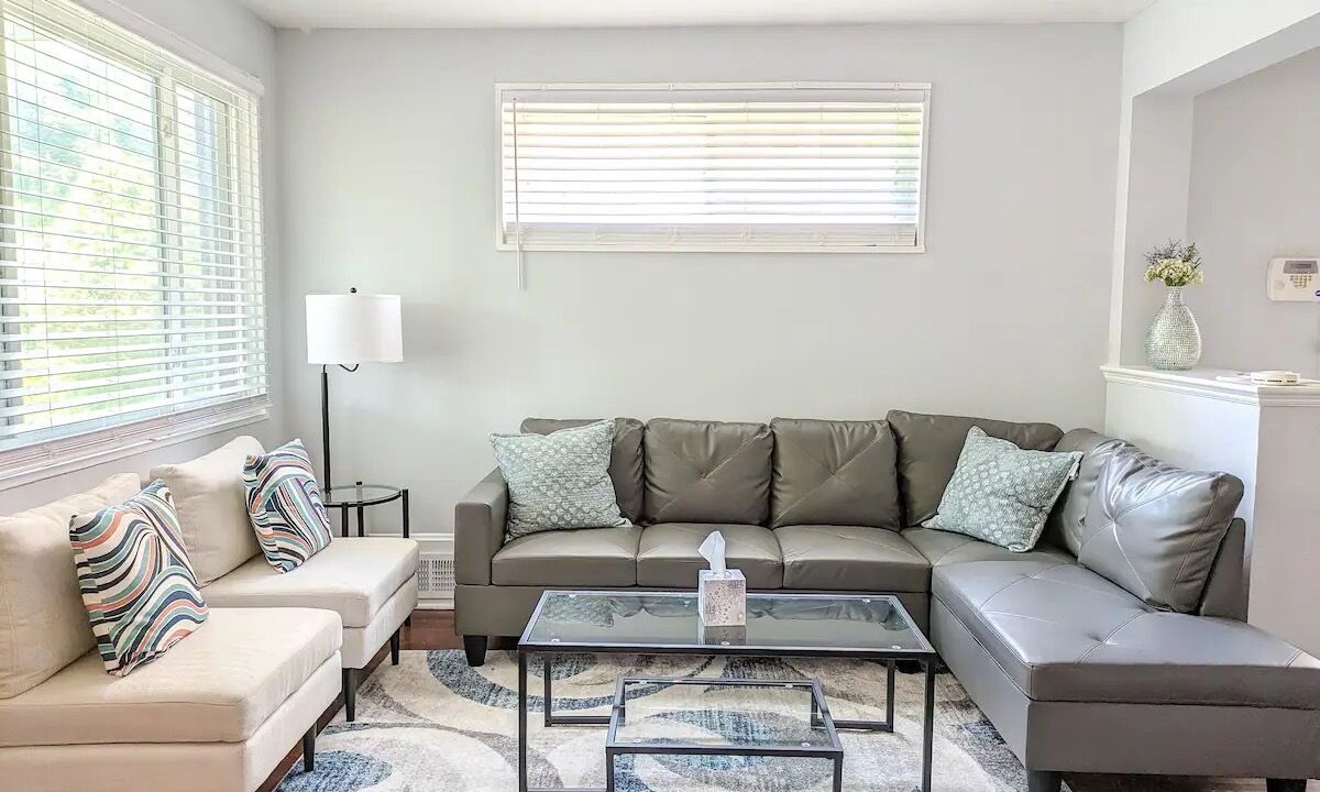 Photo of Livingroom in North Michigan Park