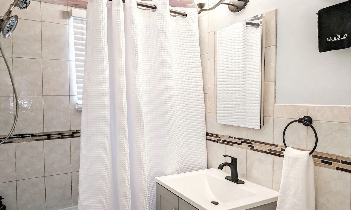 Photo of Bathroom in North Michigan Park