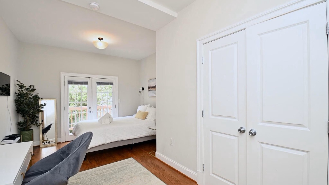 Photo of Bedroom in Near Northeast