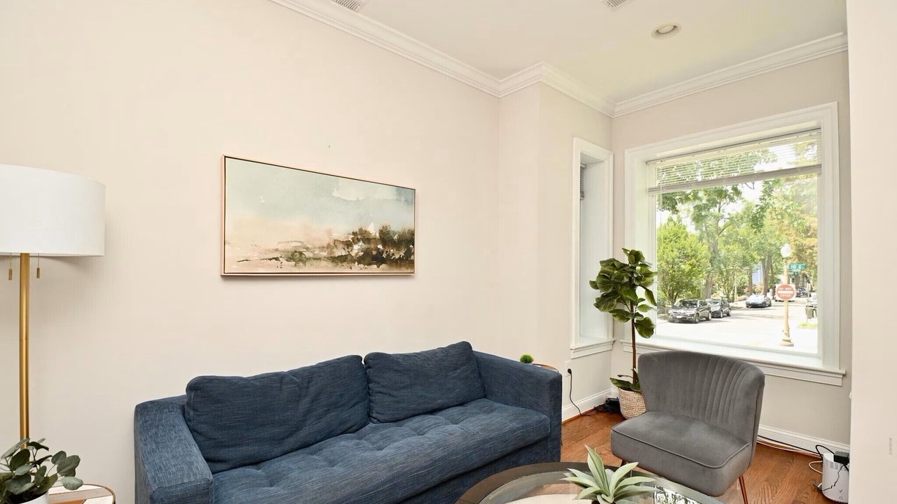 Photo of Livingroom in Near Northeast