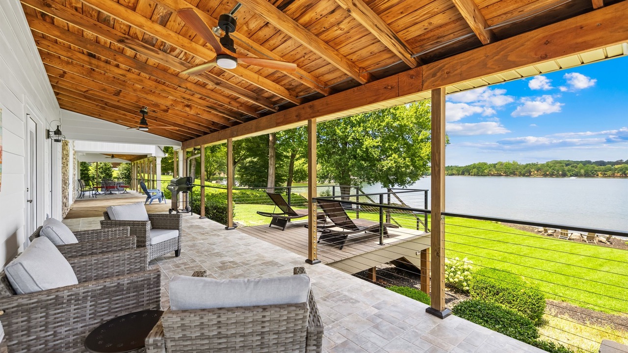 Photo of Patio Balcony in Lake Norman of Catawba
