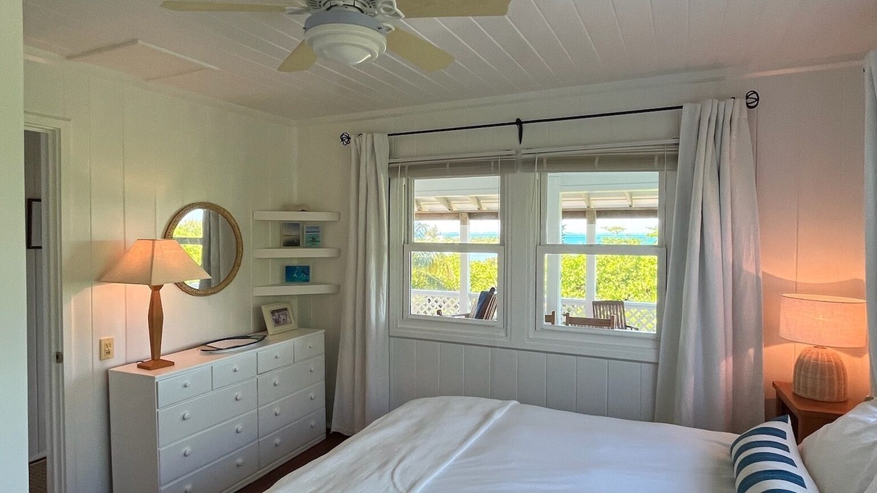 Photo of Bedroom in Man O War Cay