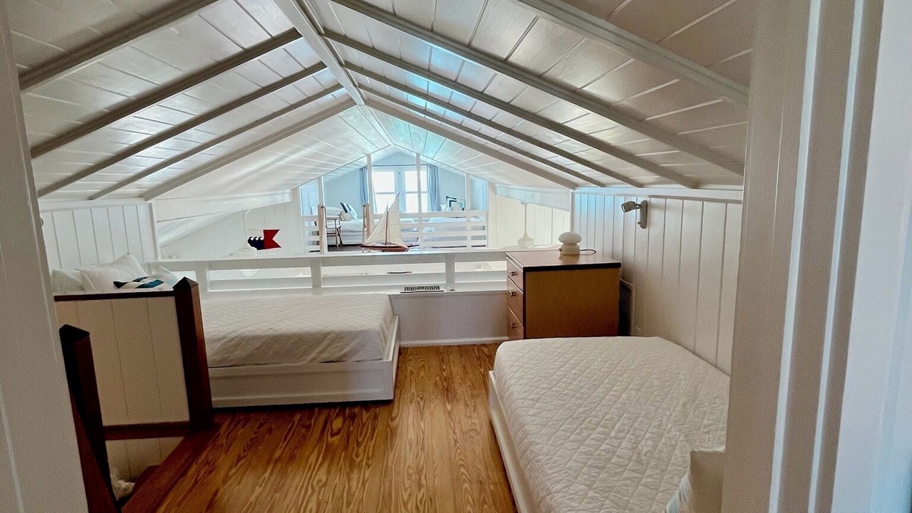 Photo of Bedroom in Man O War Cay
