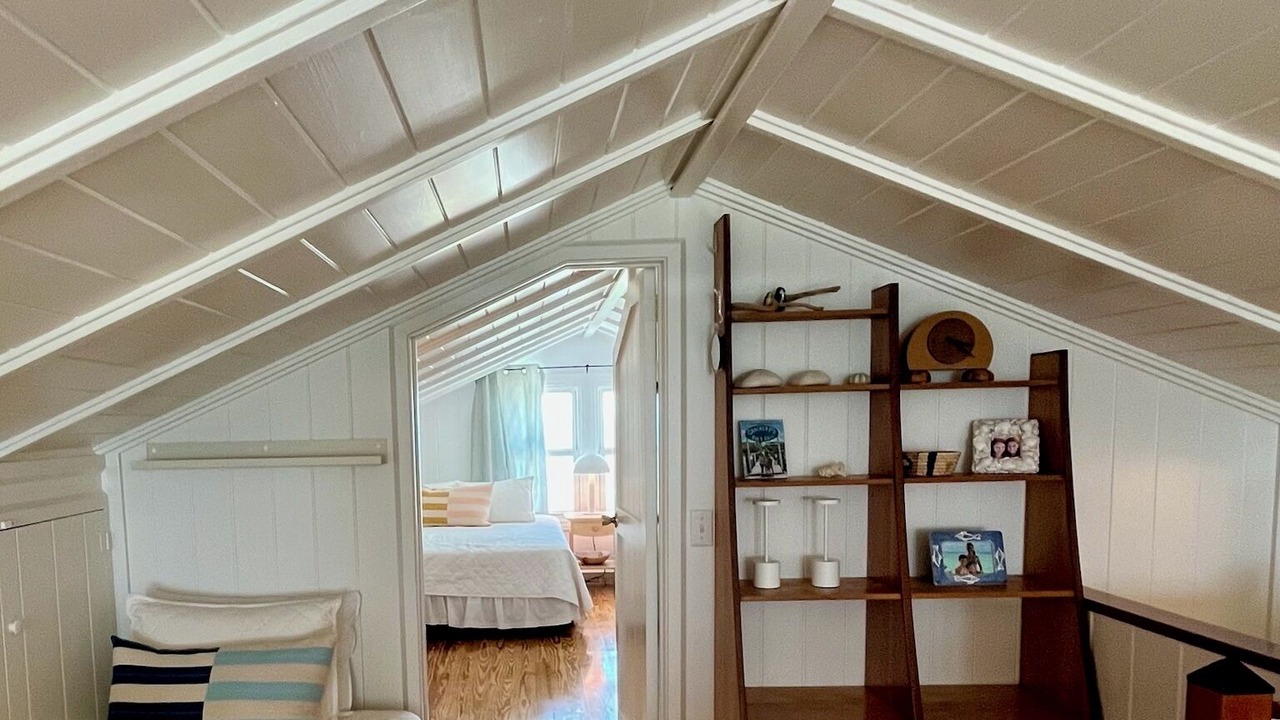Photo of Bedroom in Man O War Cay