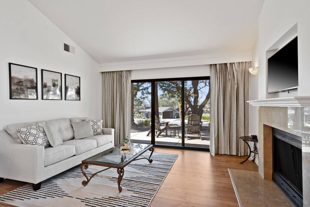 Photo of Livingroom in Napa