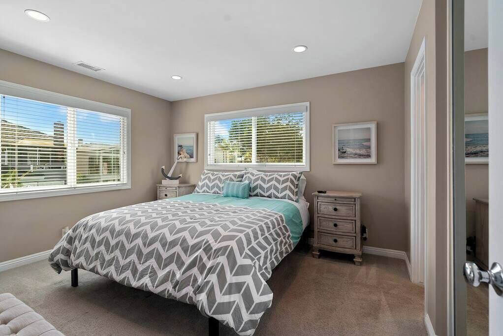 Photo of Bedroom in Balboa Peninsula