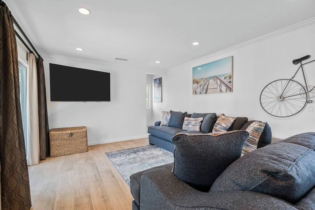 Photo of Livingroom in Balboa Peninsula