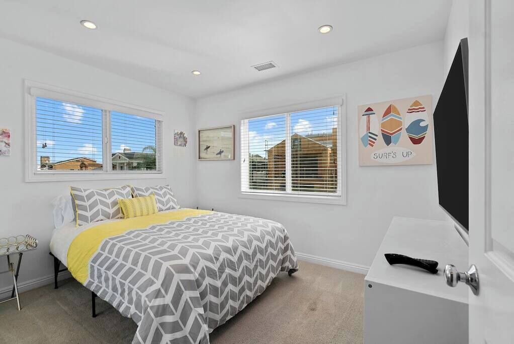 Photo of Bedroom in Balboa Peninsula