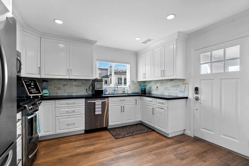 Photo of Kitchen in Balboa Peninsula