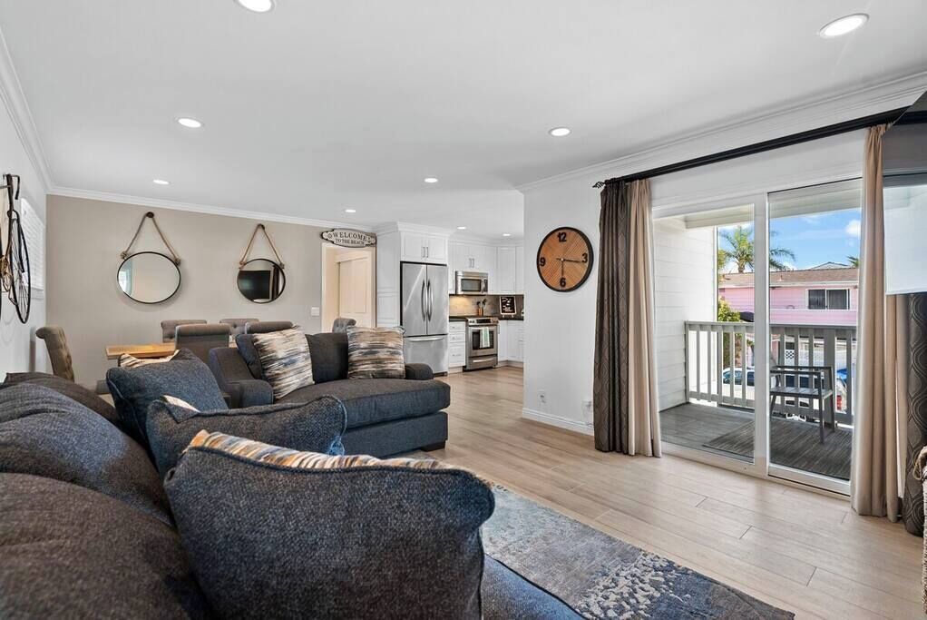 Photo of Livingroom in Balboa Peninsula