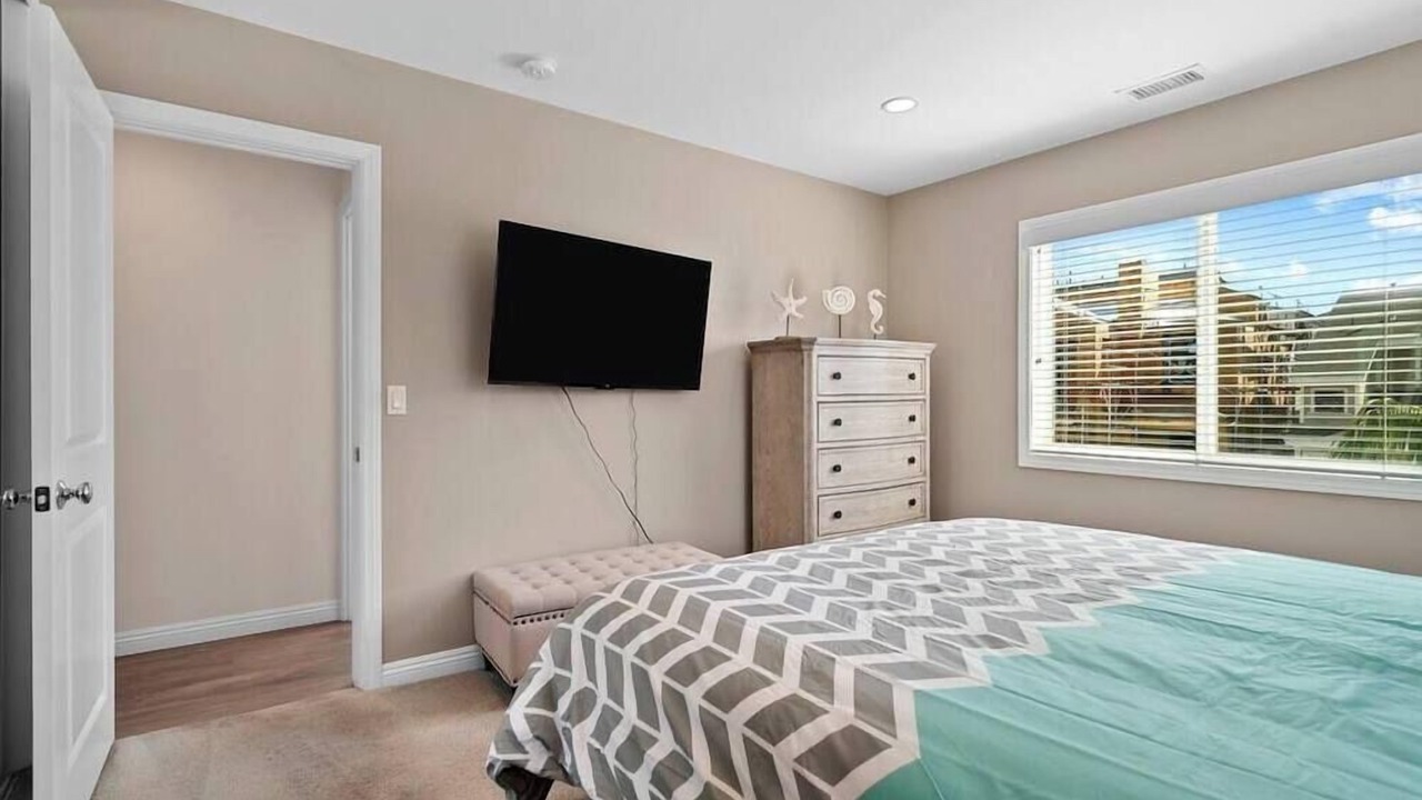 Photo of Bedroom in Balboa Peninsula