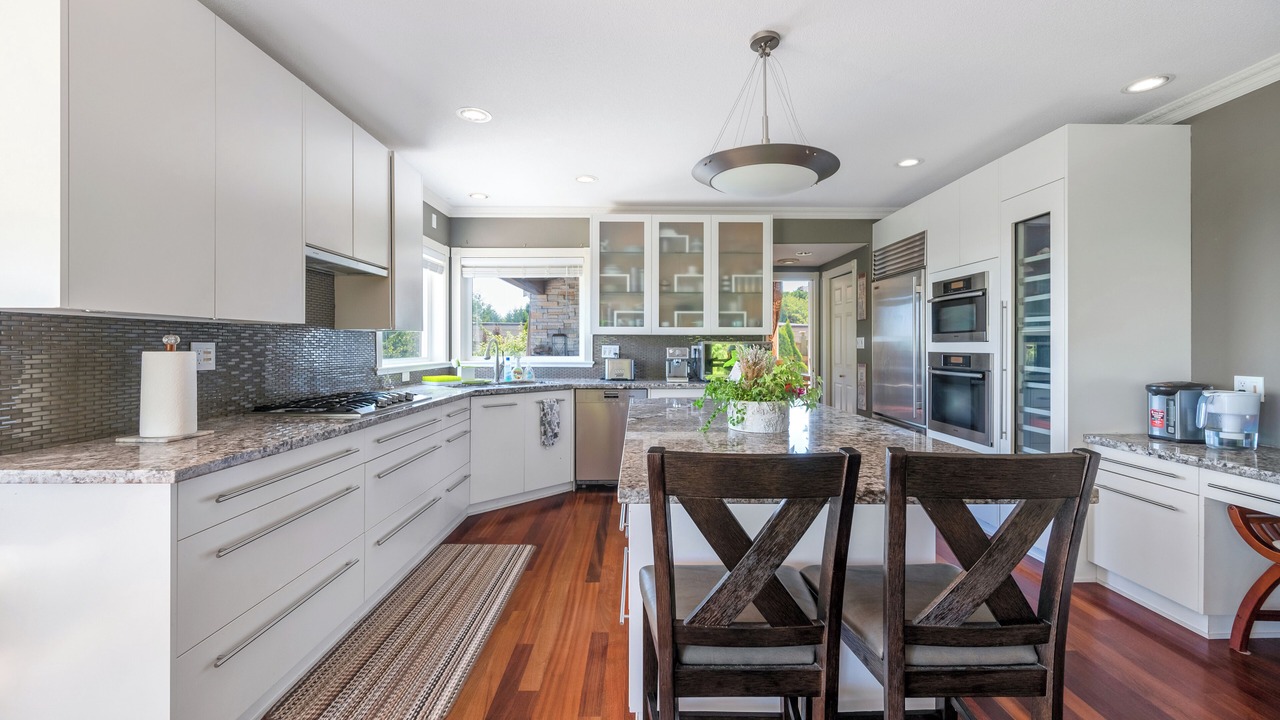 Photo of Kitchen in West Vancouver