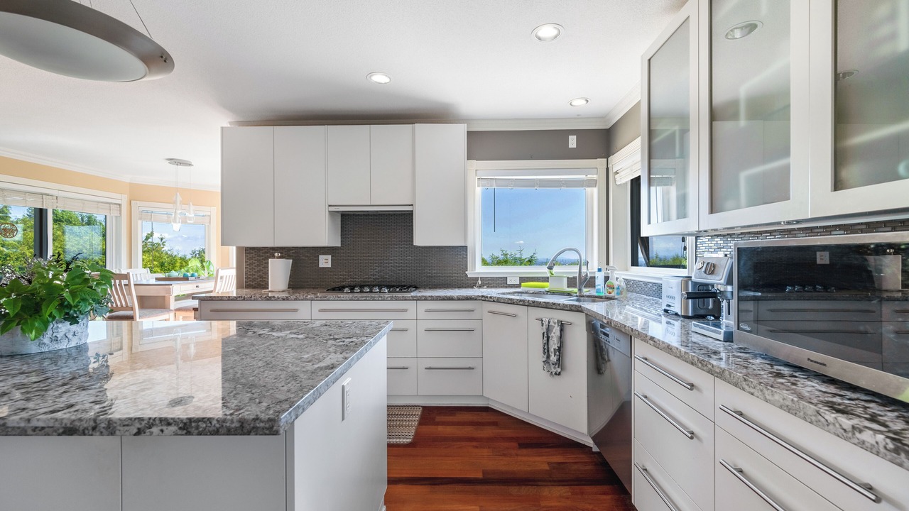 Photo of Kitchen in West Vancouver