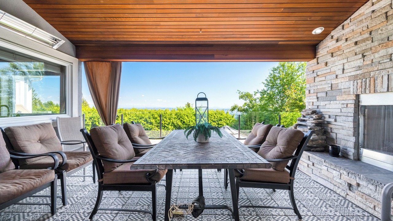 Photo of Outdoor in West Vancouver