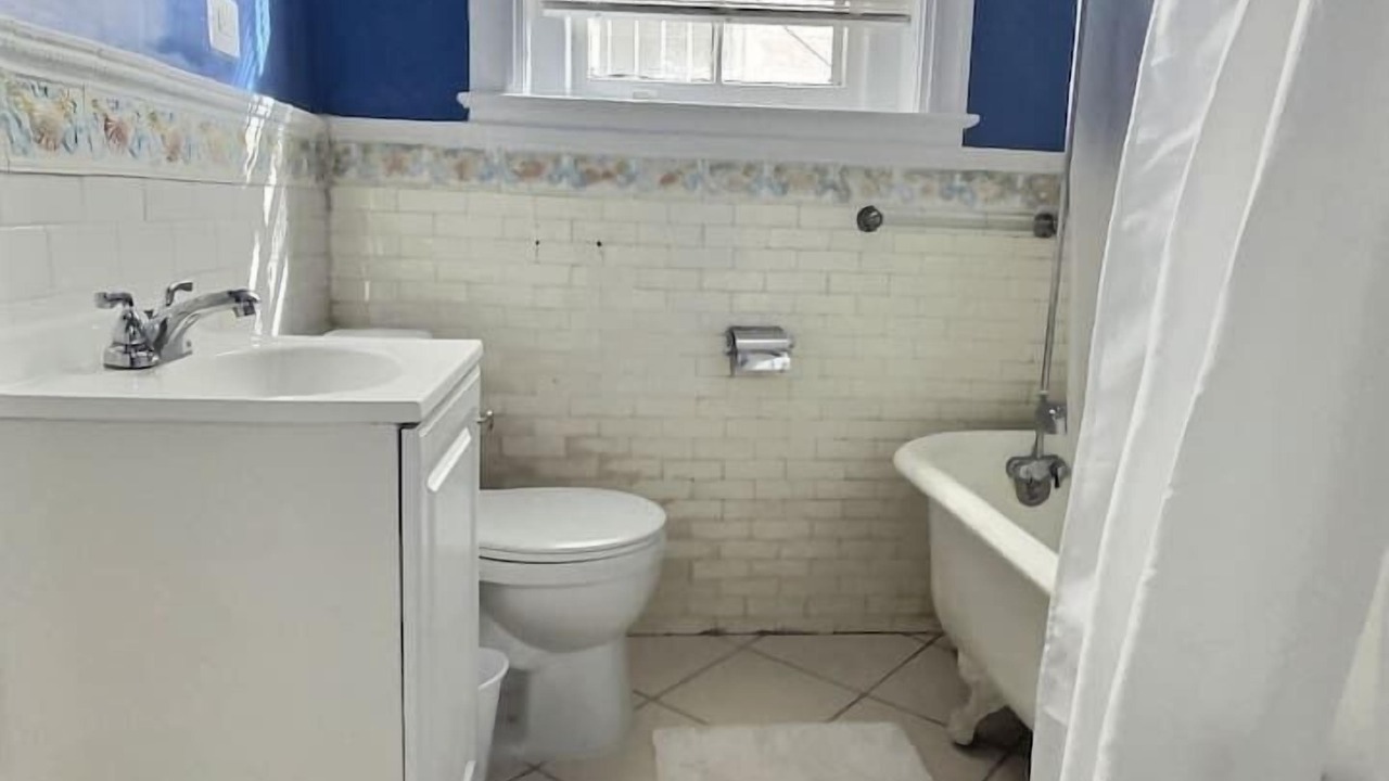 Photo of Bathroom in Adams Morgan