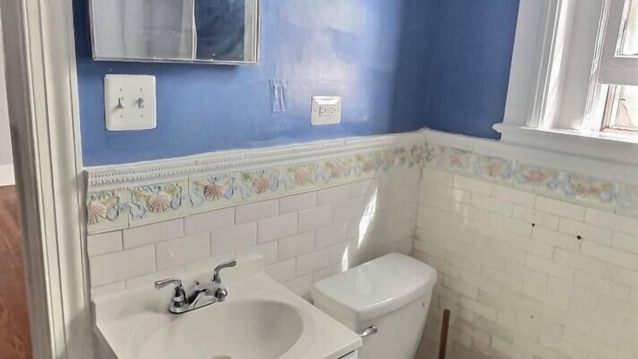 Photo of Bathroom in Adams Morgan