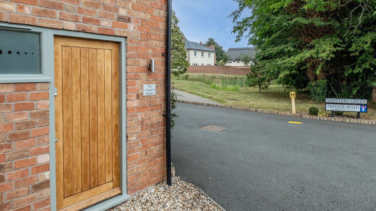 Photo of Outdoor in Shottery