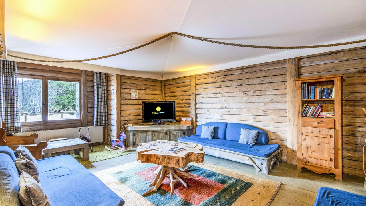 Photo of Livingroom in Arc-1800
