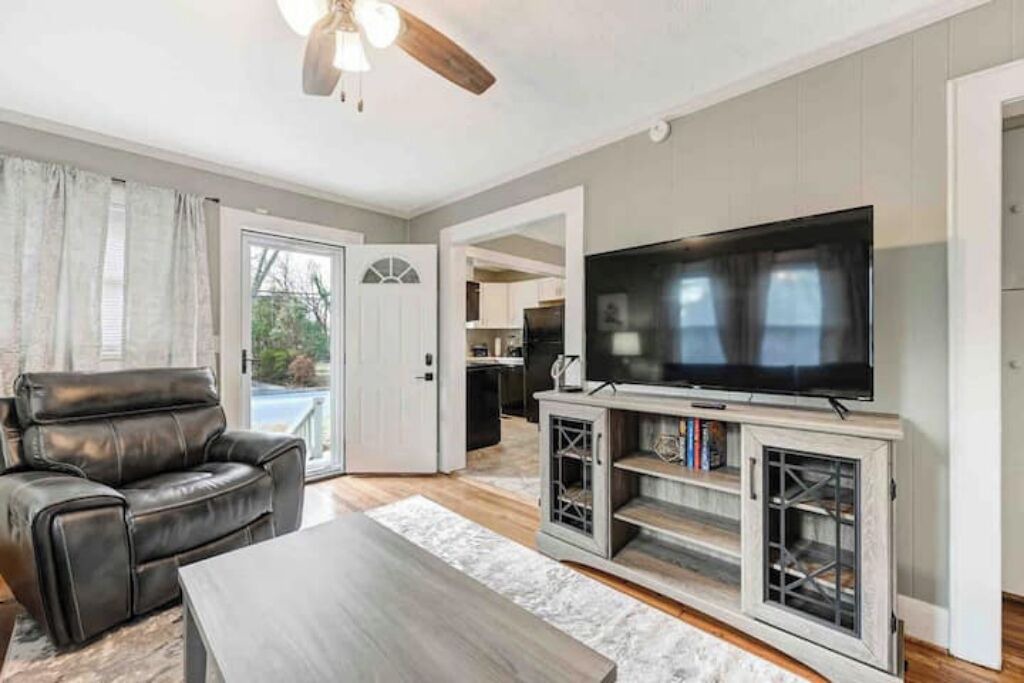 Photo of Livingroom in Lexington