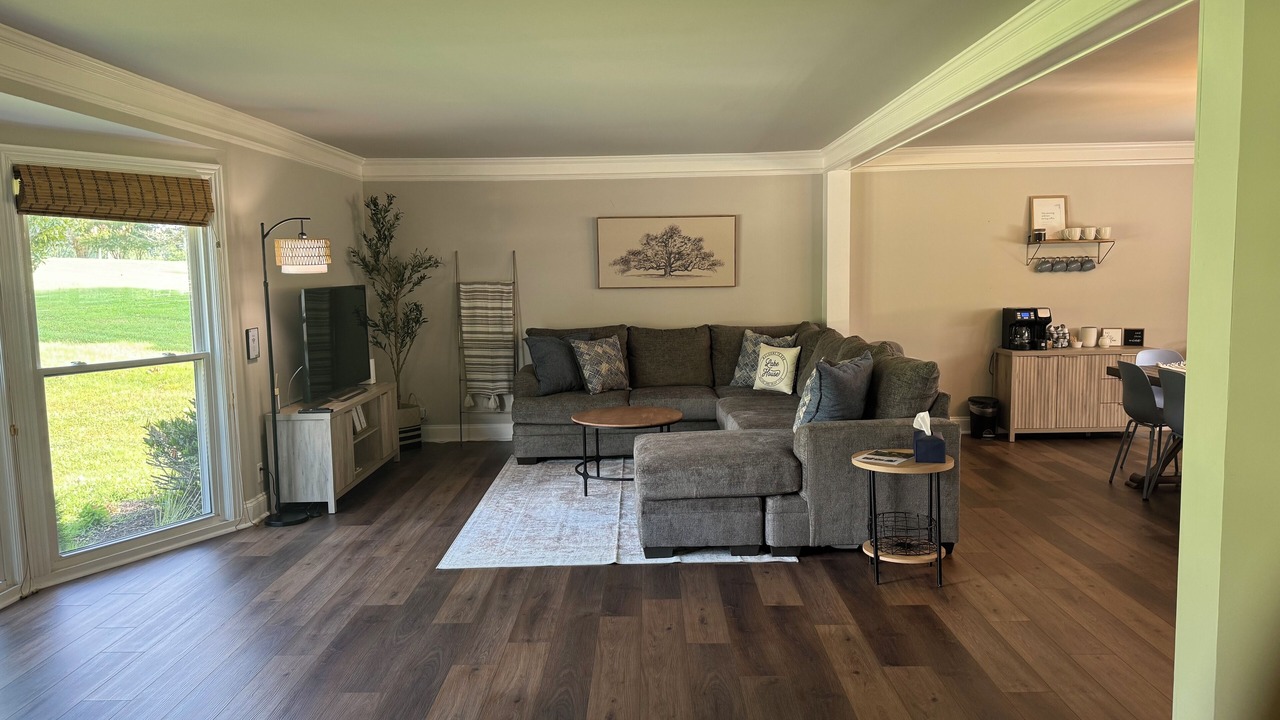 Photo of Livingroom in Hendersonville