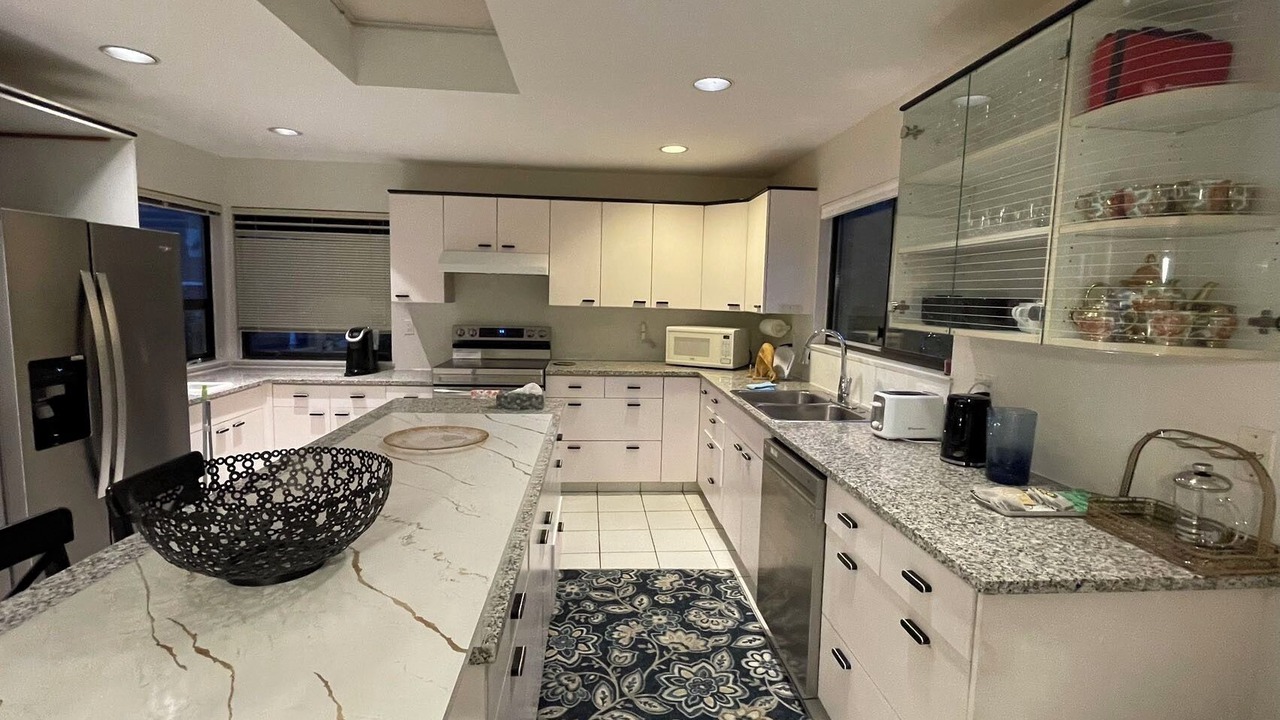 Photo of Kitchen in West Vancouver