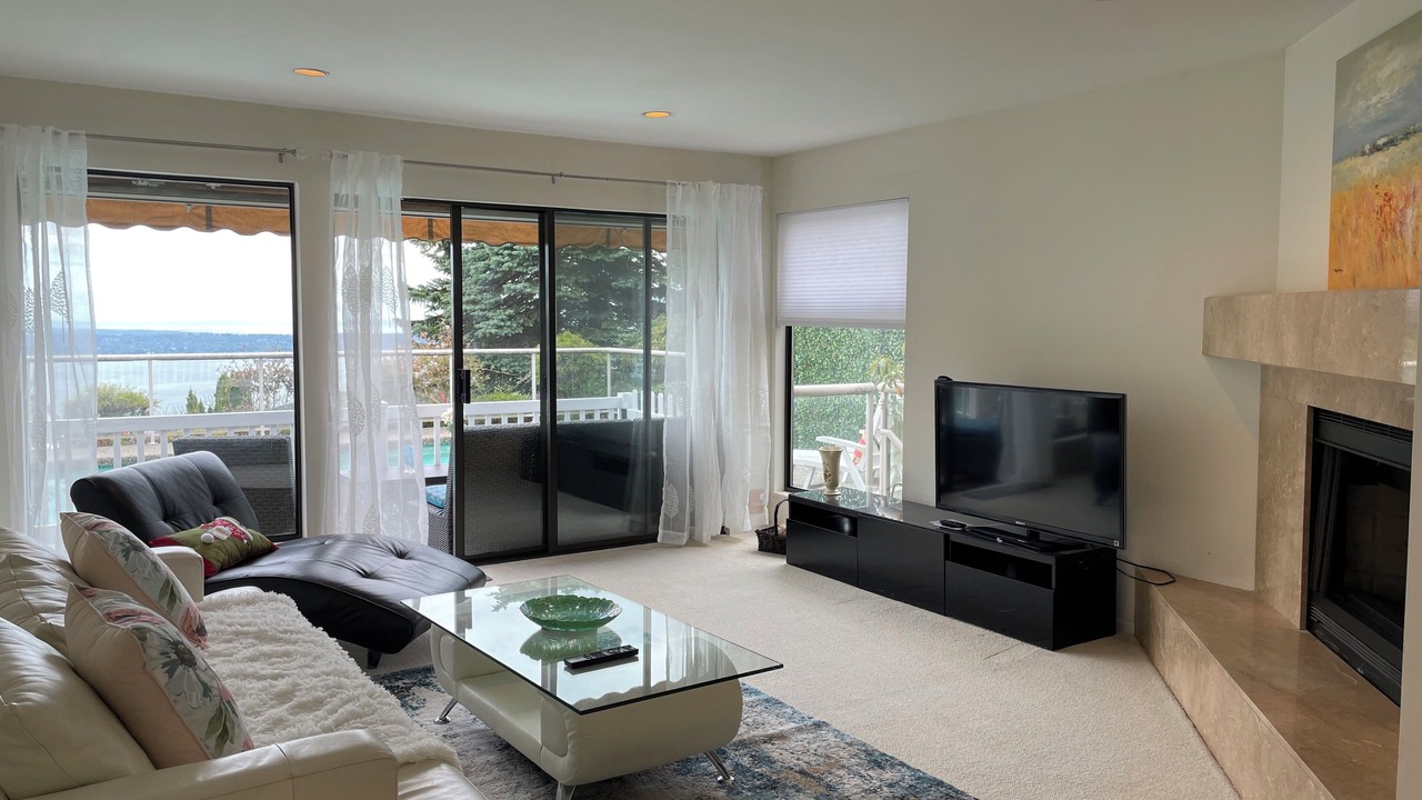 Photo of Livingroom in West Vancouver