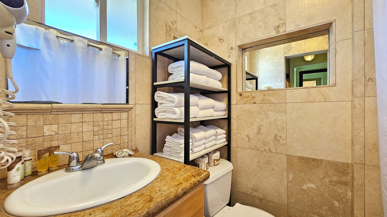 Photo of Bathroom in Waikiki