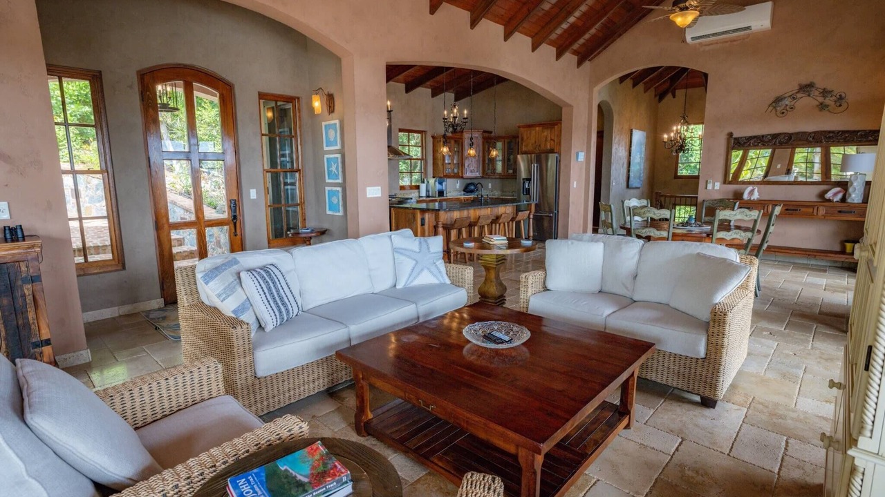 Photo of Livingroom in Point Rendezvous