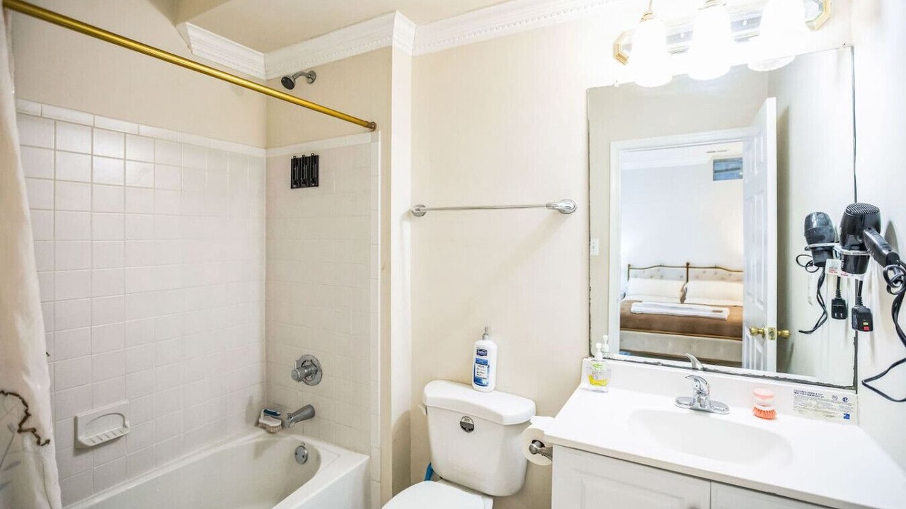 Photo of Bathroom in Fairland