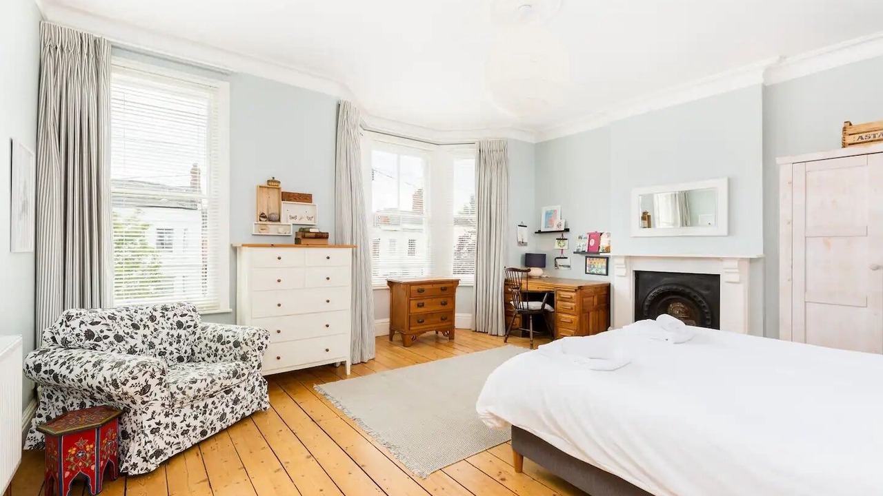 Photo of Bedroom in Leamington Spa