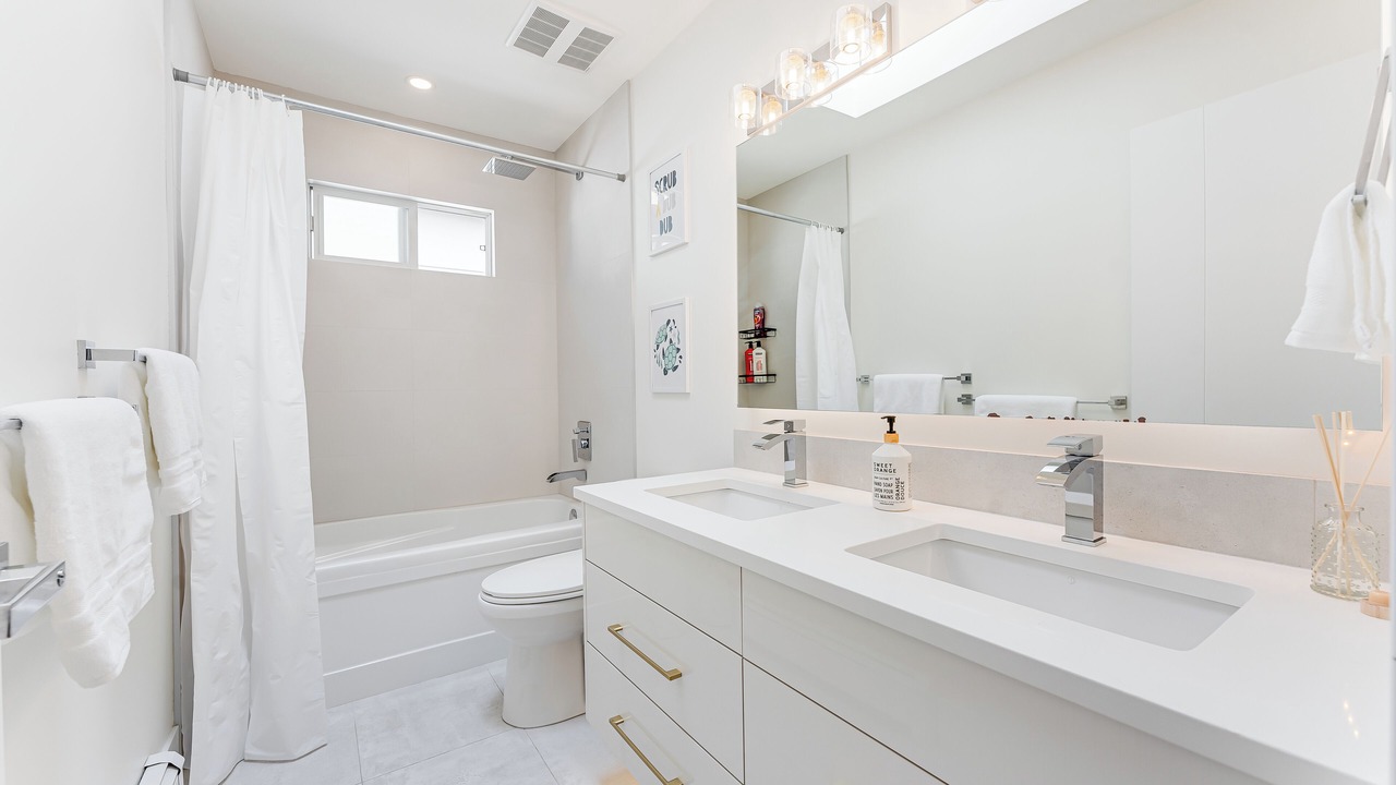 Photo of Bathroom in Knight