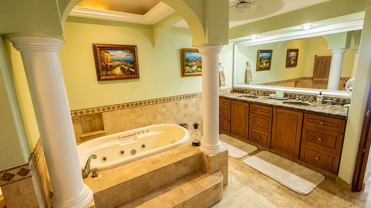 Photo of Bathroom in Zona Hotelera