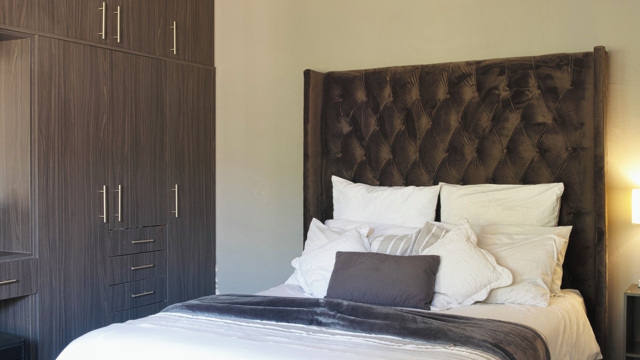 Photo of Bedroom in Constantia Kloof