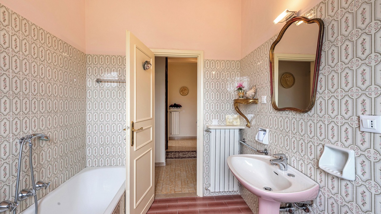Photo of Bathroom in Macchino