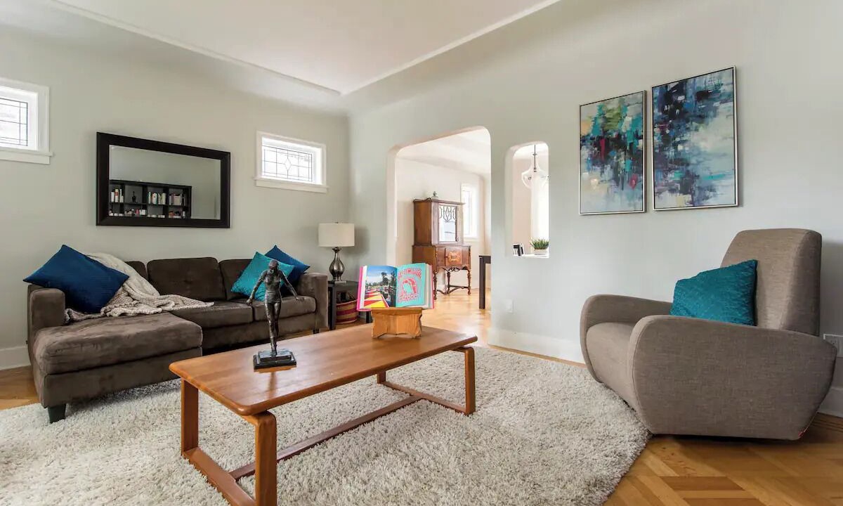 Photo of Livingroom in Kensington-Cedar Cottage