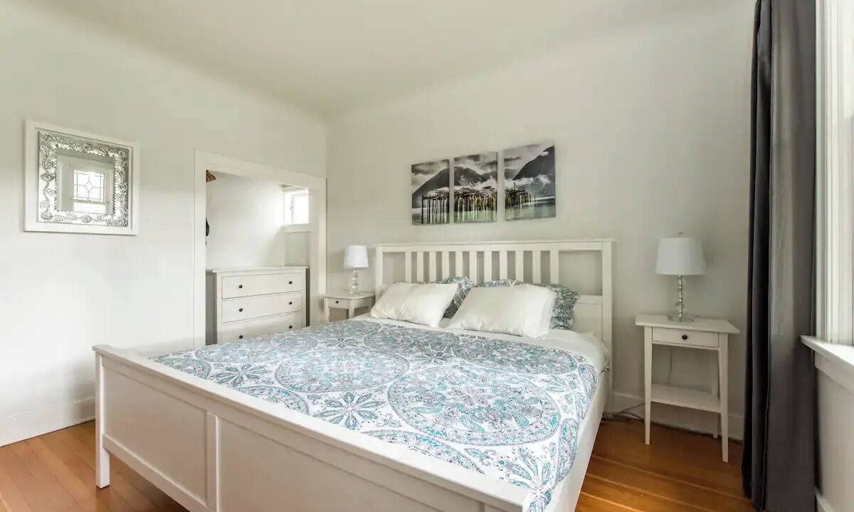 Photo of Bedroom in Kensington-Cedar Cottage