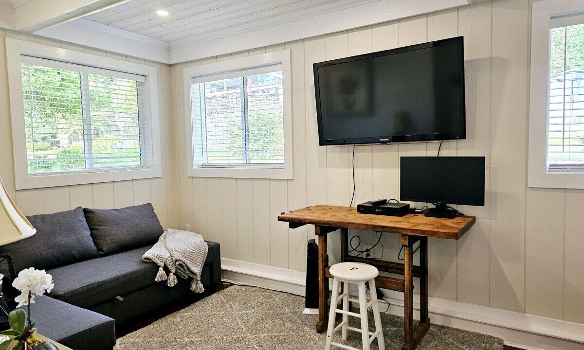 Photo of Livingroom in Bowen Island