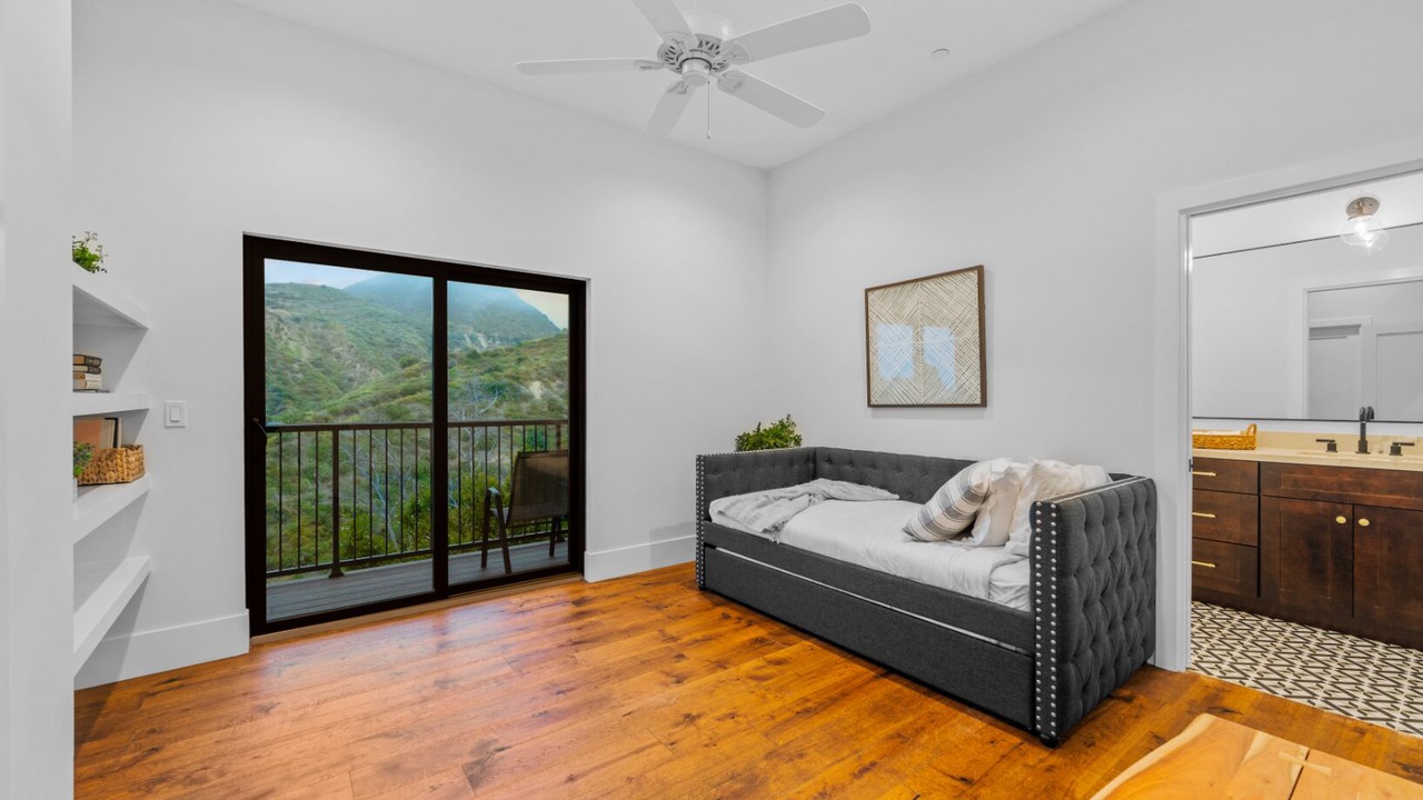 Photo of Livingroom in Ventura