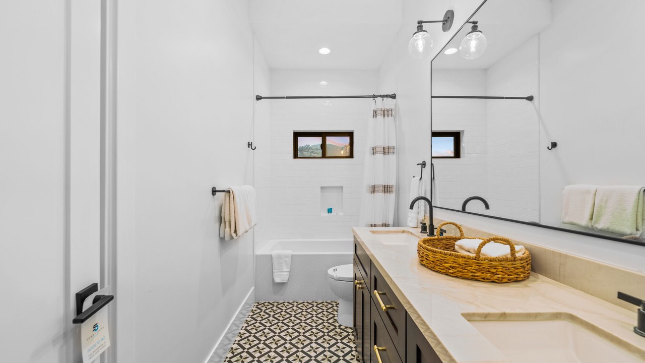 Photo of Bathroom in Ventura